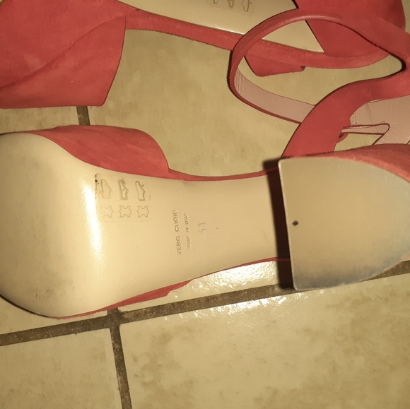 Red Velvet Barney New York Pumps - Picture 7 of 15